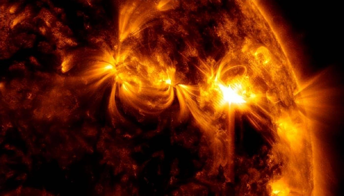 原创            强地磁暴或再次上演！太阳耀斑影响地球，堪比百万次火山喷发？