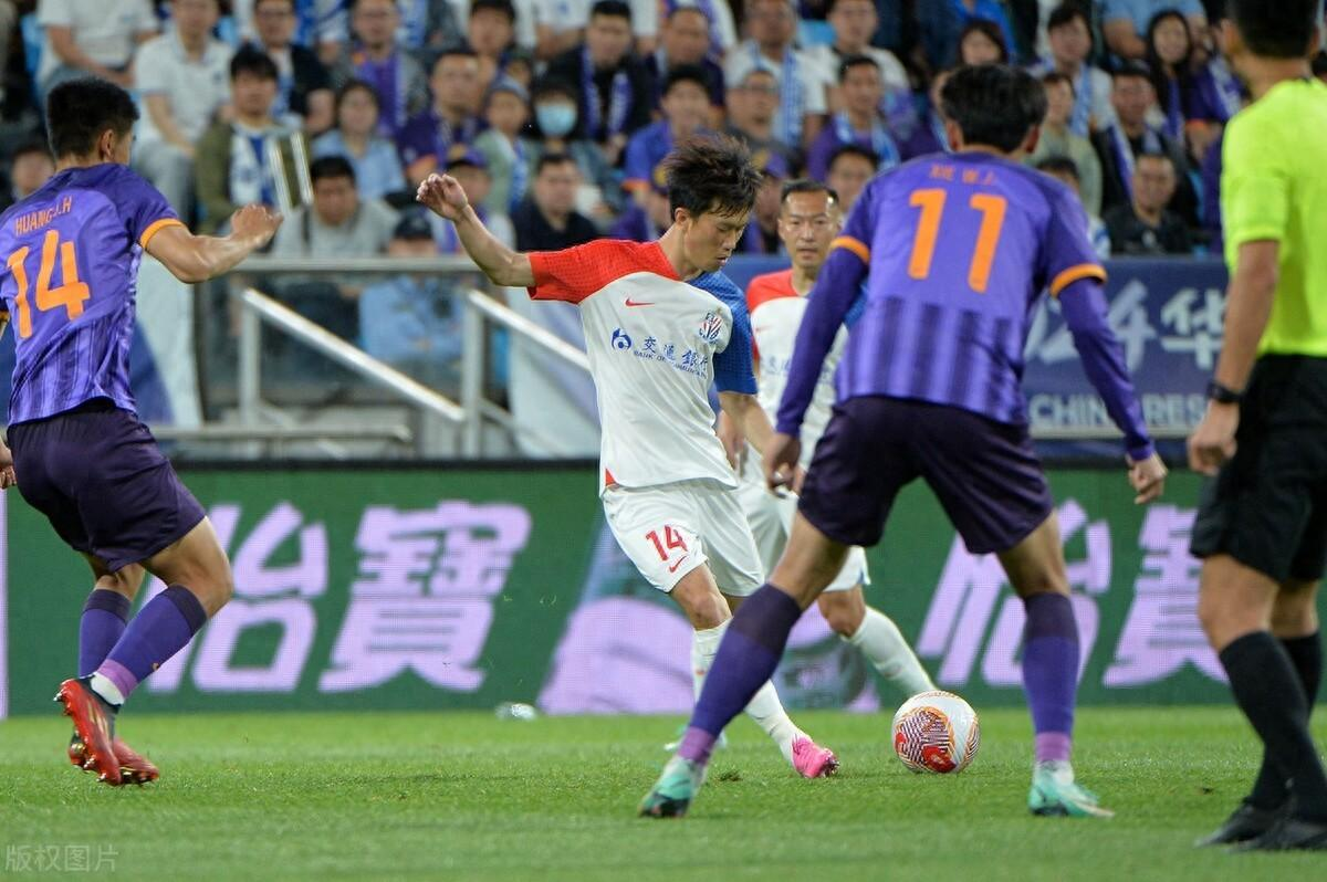 中超-谢鹏飞中柱 津门虎0-0主场仍不胜，申花结束连胜领跑优势缩水