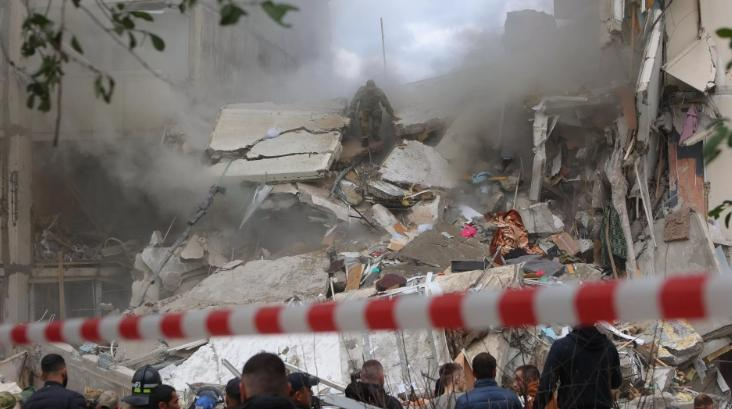 别尔哥罗德悲剧：废墟再寻三名遇难者，战争阴影笼罩无辜生命