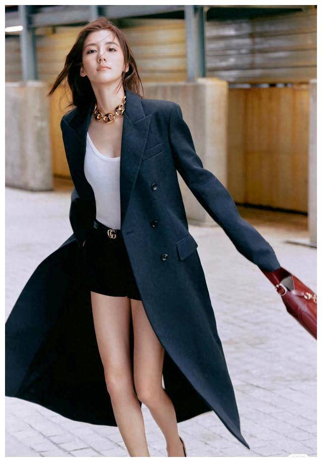 吴千语晒出最新近照，我的风格，别具韵味