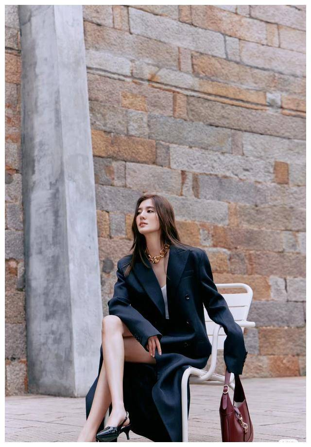 吴千语晒出最新近照，我的风格，别具韵味