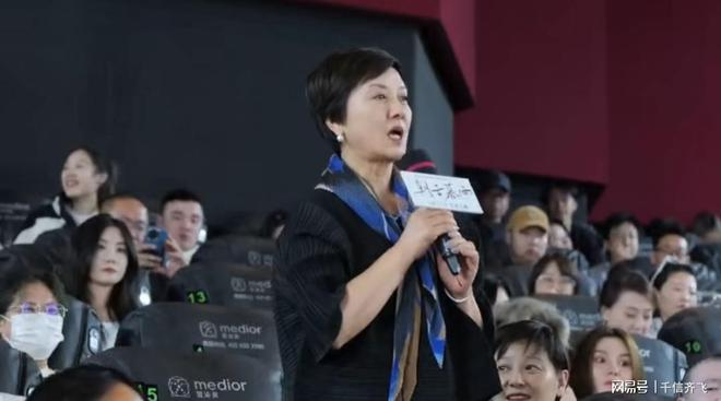 周冬雨新片《朝云暮雨》口碑爆棚，冯小刚、张铁林和徐帆纷纷力挺