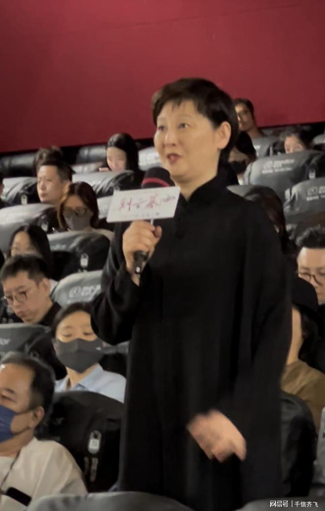 周冬雨新片《朝云暮雨》口碑爆棚，冯小刚、张铁林和徐帆纷纷力挺