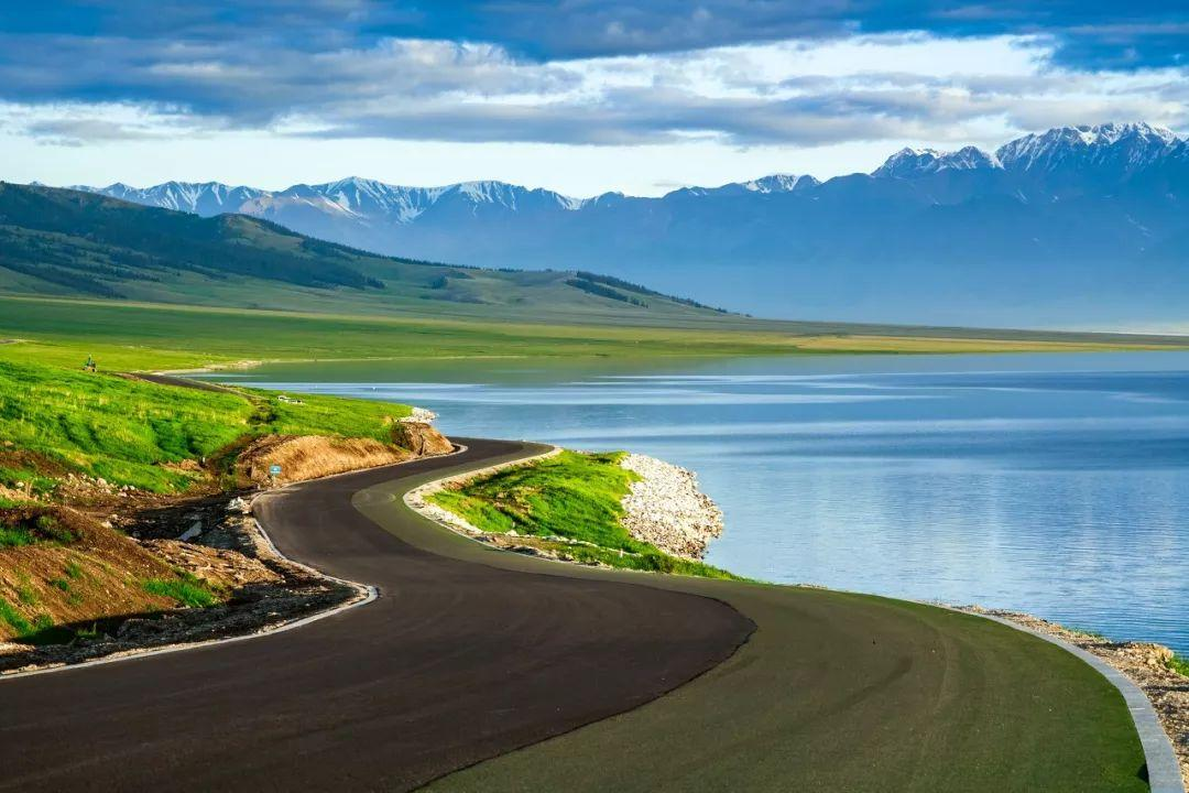 无论南疆or北疆，新疆的美，都美得不像话......