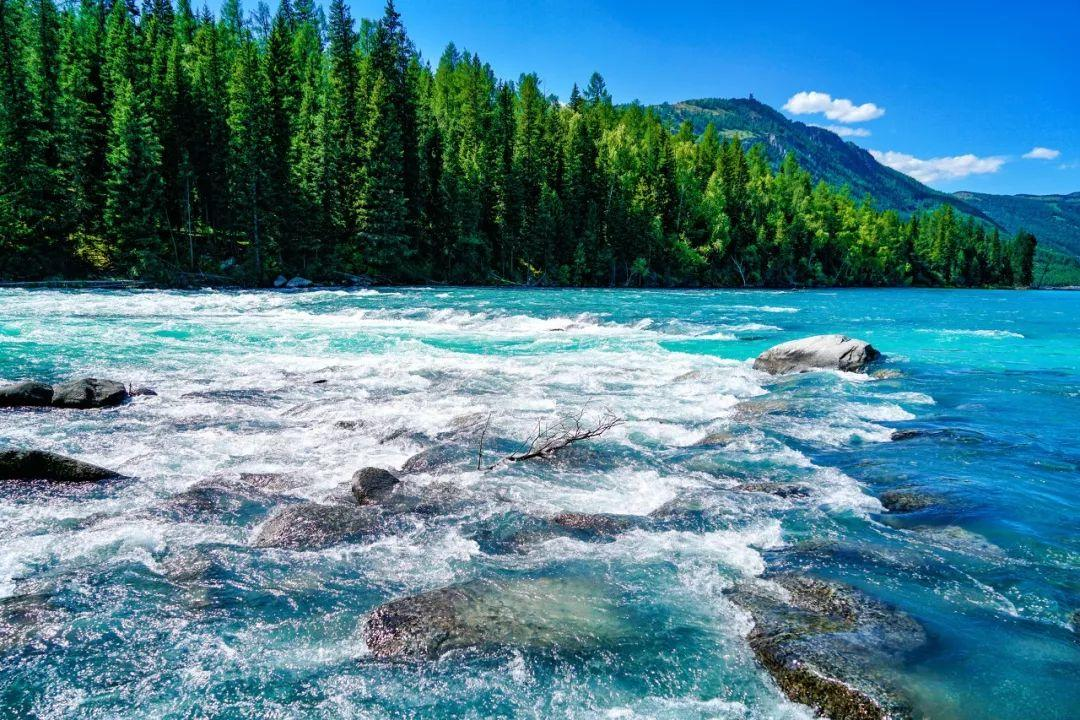 无论南疆or北疆，新疆的美，都美得不像话......