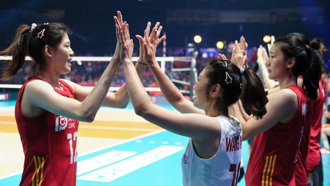 世联赛：中国女排首战告捷！蔡斌用人执教一意孤行，主攻手惹争议