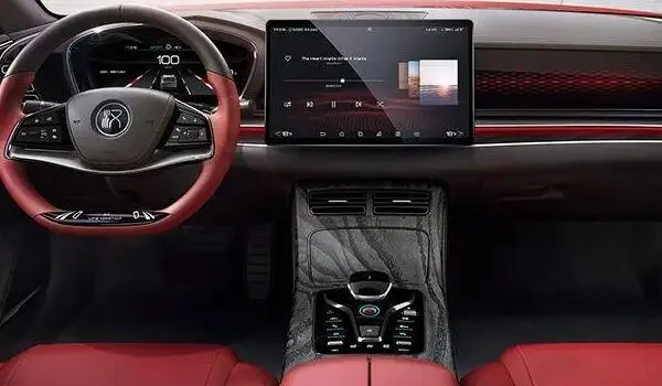 比亚迪故障“追踪”：刚买两天车机现卡屏、花屏，售后真无语！