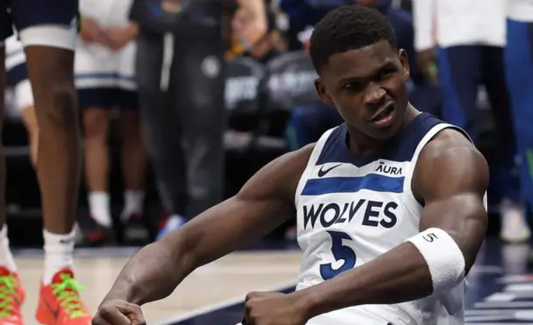 掘金队力挫森林狼，爱德华兹刷新纪录，篮球比赛还是团队的荣耀