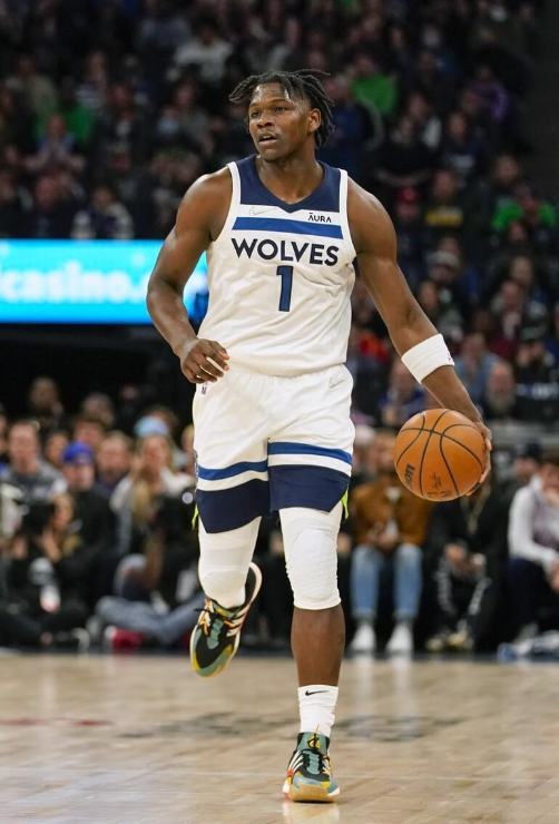 掘金队力挫森林狼，爱德华兹刷新纪录，篮球比赛还是团队的荣耀