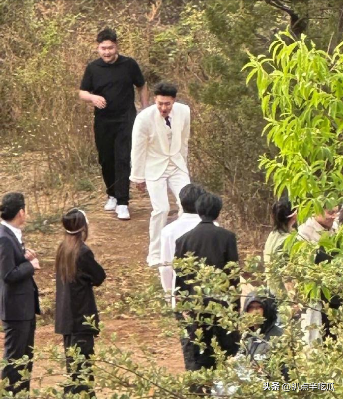 黄子韬被曝求婚仍不回应：拒绝给他名分的徐艺洋，到底什么来头？