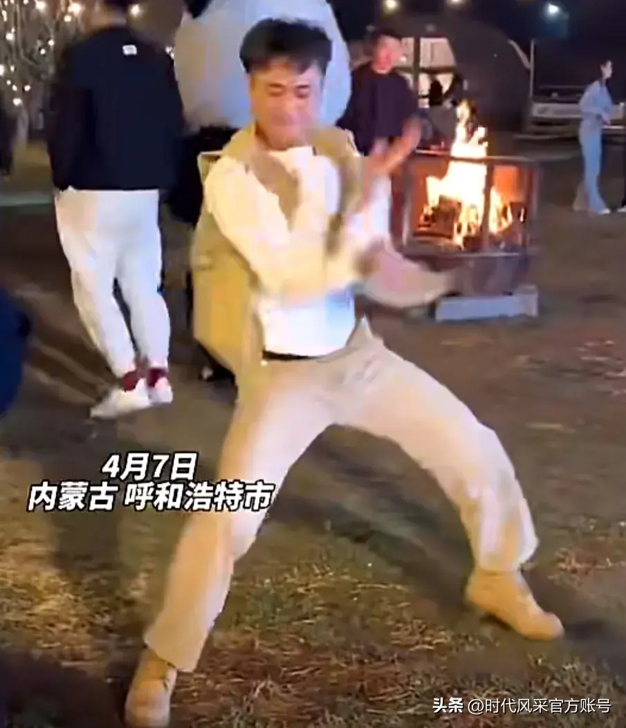 篝火旁的舞者：蒙古族舞蹈的魅力与健身之道