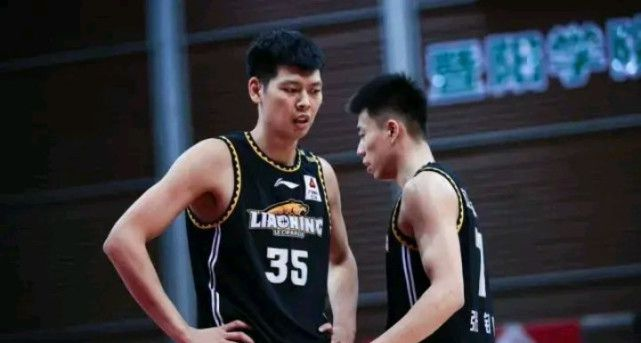 韩德君+80岁蒋兴权都生气了，杨鸣怒怼记者：别为我朱荣振的问题