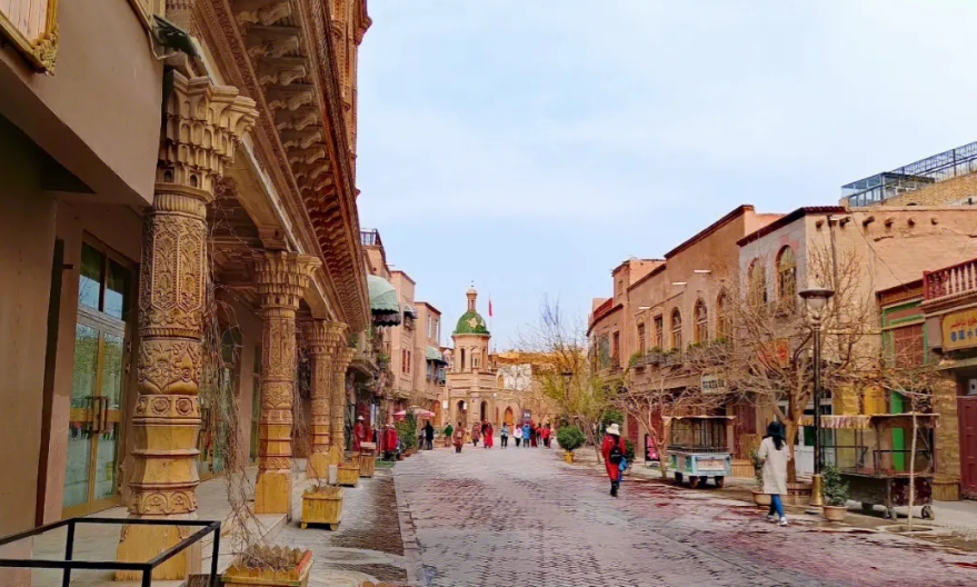 退休后，探索新疆十大美景，畅享自然奇观！