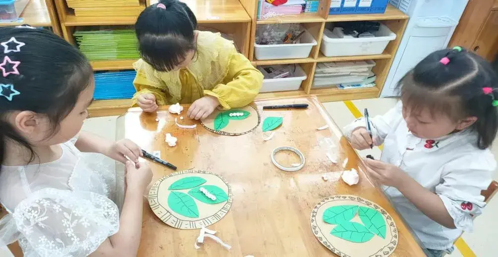 初夏迎小满 万物皆欢欣——记盐关街幼儿园大班小满系列活动