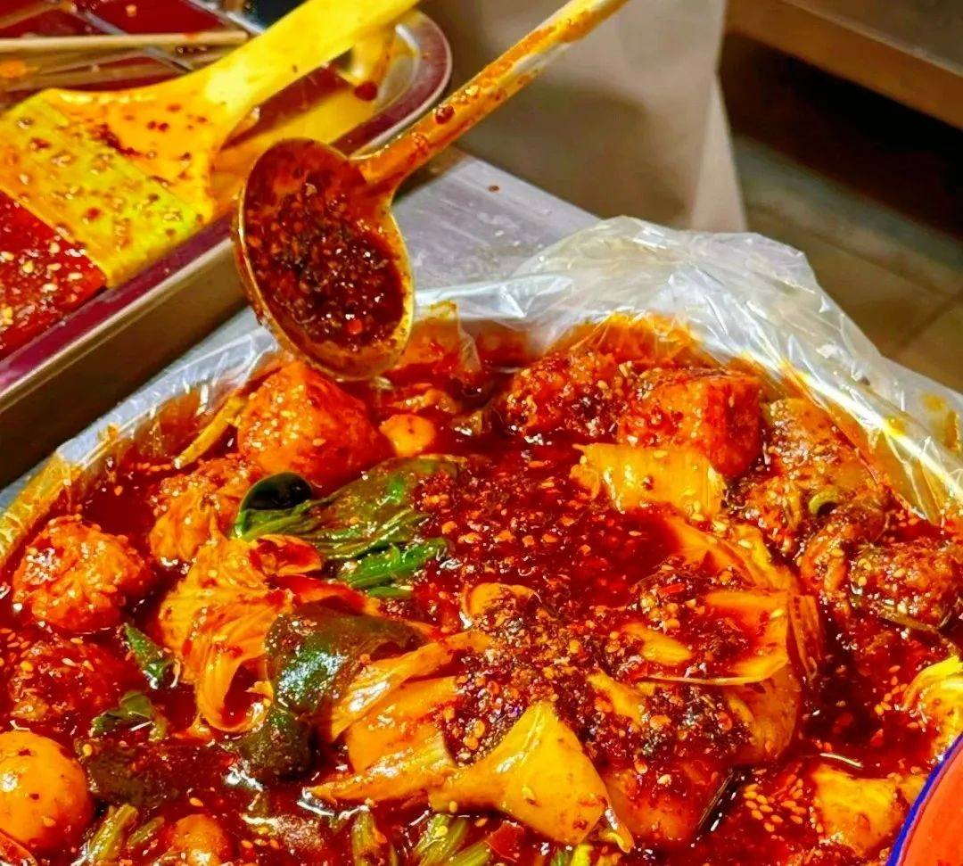 原创            天水麻辣烫走红，幕后推手是谁？
