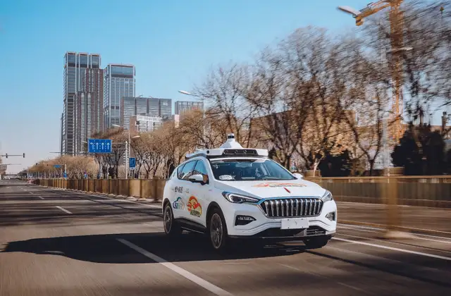 萝卜快跑：迎来首单业绩兑现，商业化试点服务进程进入新阶段