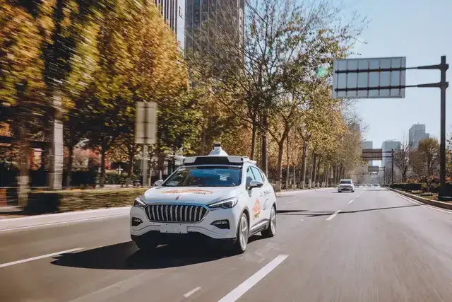 萝卜快跑：迎来首单业绩兑现，商业化试点服务进程进入新阶段