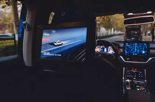 萝卜快跑：迎来首单业绩兑现，商业化试点服务进程进入新阶段