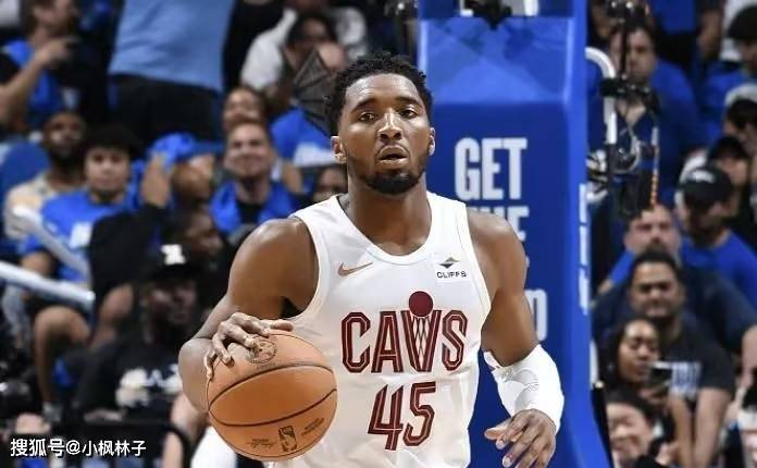 NBA季后赛：魔术主场击败骑士将系列赛拖入抢七，班凯罗28+7米切尔空砍50分