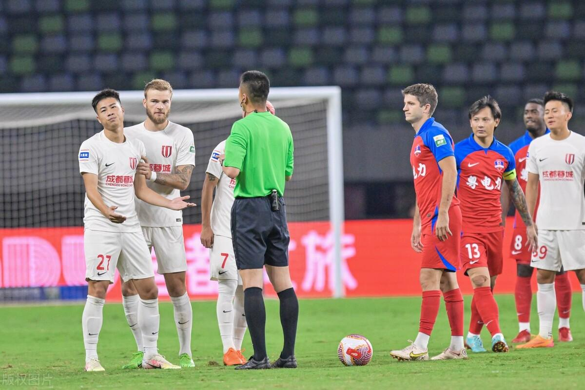 5赛仅1队掉链子，国安又得换帅，李玮锋都请辞了，李明还不走？