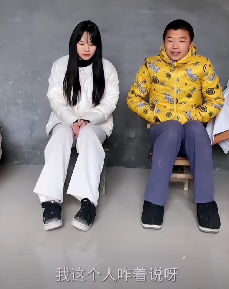 郭有才并非草根？早前奢侈生活曝光：女友用名牌，开豪车泰国旅游