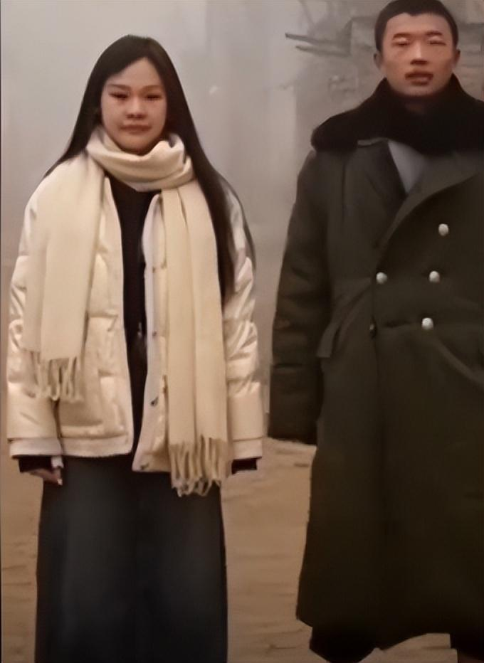 郭有才并非草根？早前奢侈生活曝光：女友用名牌，开豪车泰国旅游