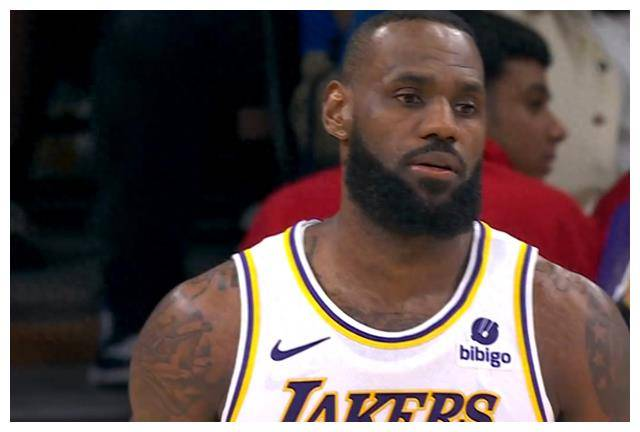 詹皇怒怼掘金！马龙赛后斗嘴，记者奚落战局。