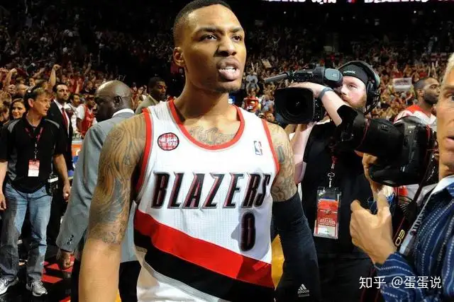 乔丹死敌排现役五大控卫排名：詹姆斯上榜，库里与哈登无争议！