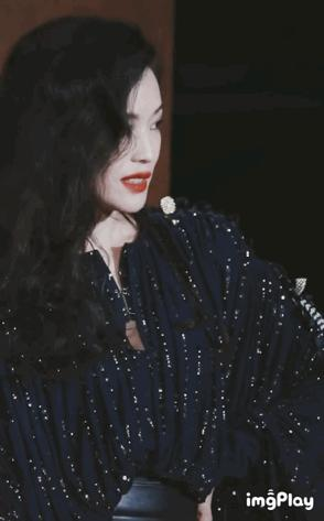 舒淇鲨疯了，替刘亦菲回骂，生图赢麻了整个广场！