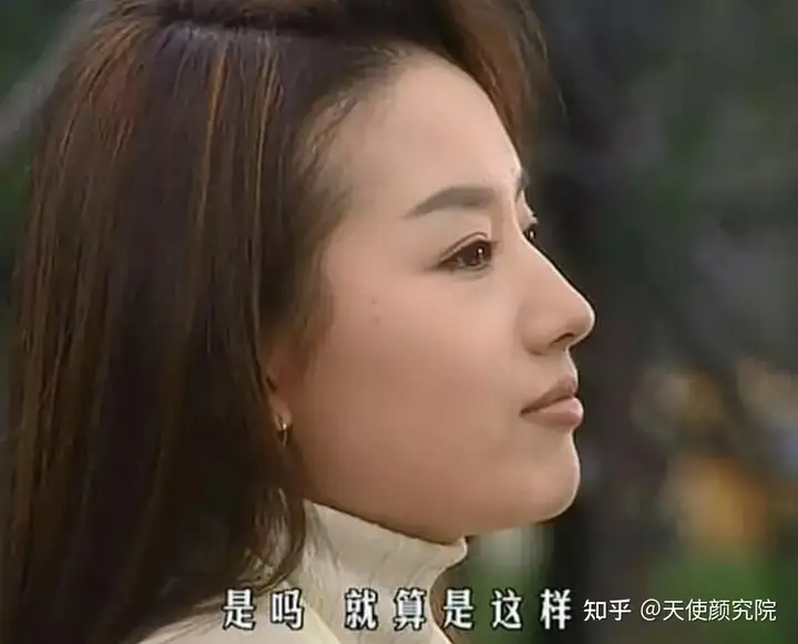 舒淇鲨疯了，替刘亦菲回骂，生图赢麻了整个广场！