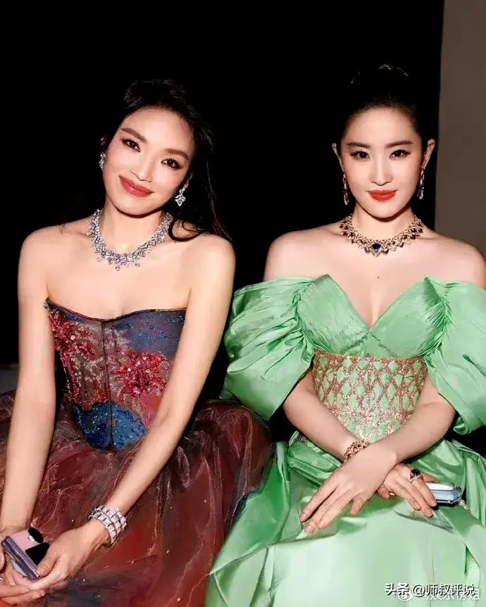 刘亦菲回应舒淇被挤到耸肩，罗马珠宝展活动美女云集