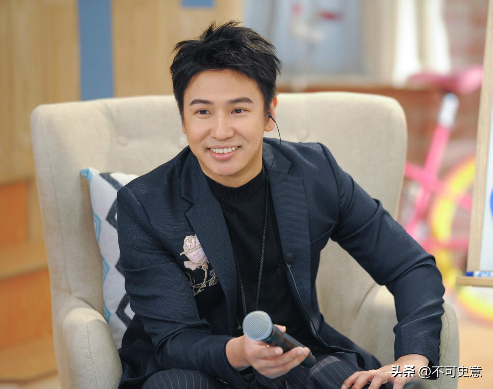 欧弟新恋情曝光！陪新欢出游呵护备至，女方孕肚明显疑怀孕五个月