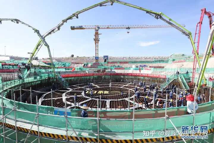 “玲龙一号”全球首堆在琼开工