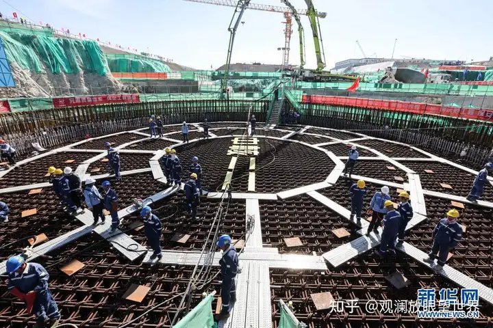 “玲龙一号”全球首堆在琼开工