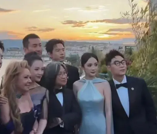 章子怡戛纳待遇:红毯清场，是枝裕和主动搭讪，杨幂李现成她跟班