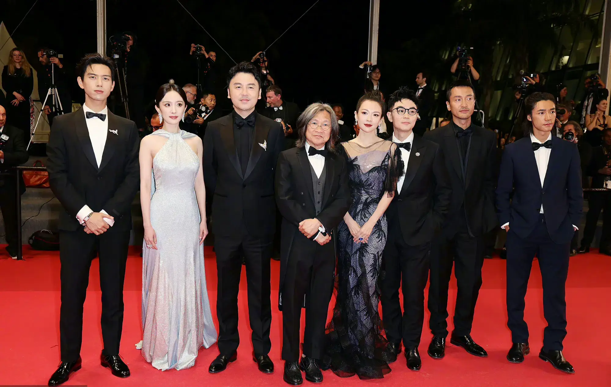 章子怡戛纳待遇:红毯清场，是枝裕和主动搭讪，杨幂李现成她跟班