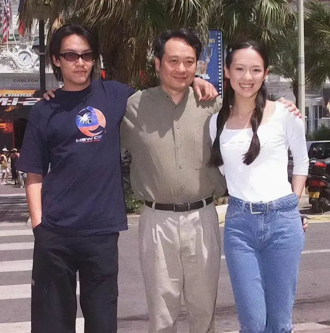 章子怡戛纳待遇:红毯清场，是枝裕和主动搭讪，杨幂李现成她跟班