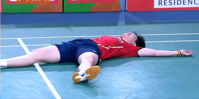 中国队夺冠，稳赢到险胜，球迷捏了把汗！王祉怡带伤夺冠躺地释放