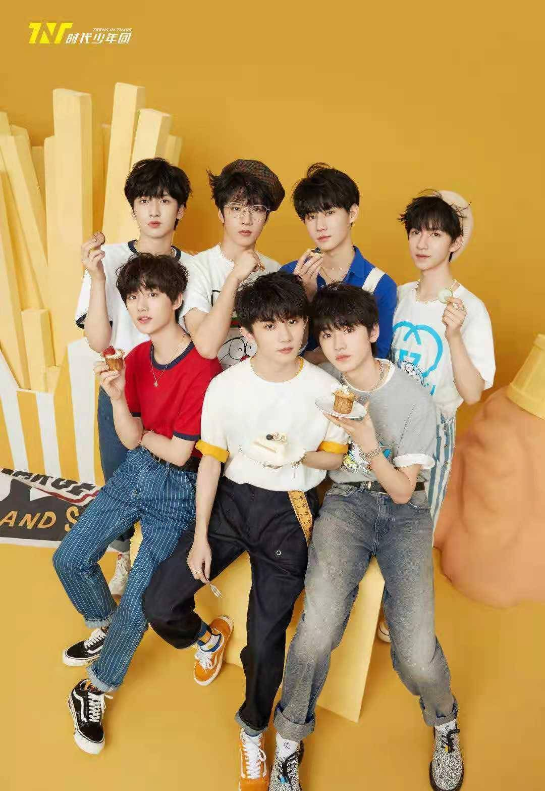 原创            马嘉祺风波后首露面，眼神憔悴状态差，丁程鑫宋亚轩站身后为他撑腰