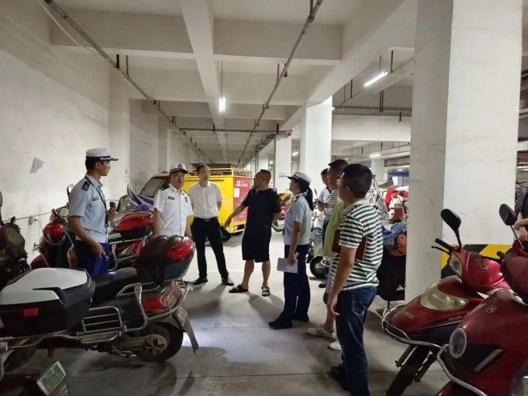 守夜人上线！南充消防开展电动车夜查行动~