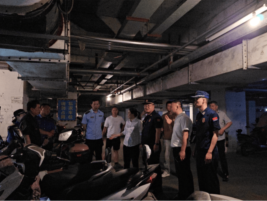 守夜人上线！南充消防开展电动车夜查行动~