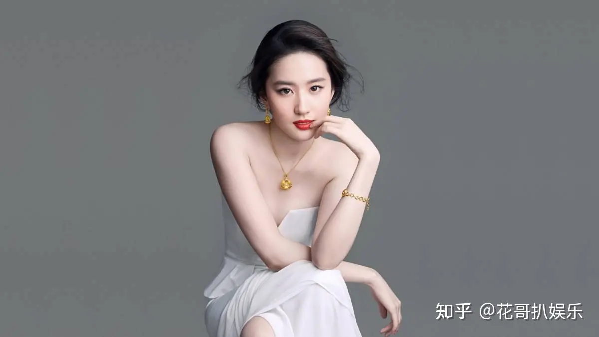 刘亦菲又爆雷，被扒出推崇《围棋少女》，还曾自称是亚裔而非华裔