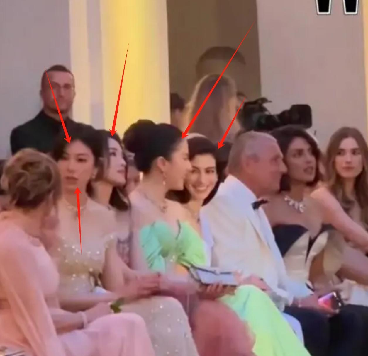 大快人心！日本女星挤兑舒淇：遭主办方除名！刘亦菲晒照霸气力挺