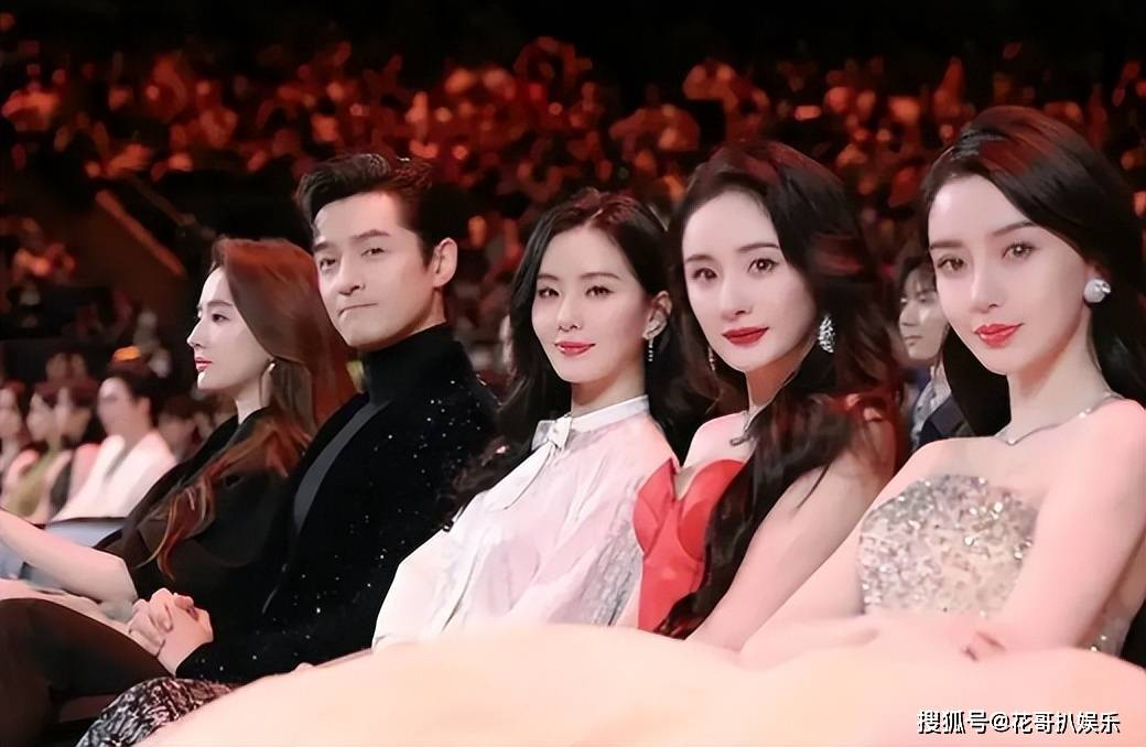 刘亦菲转发正能量文案引争议，话题tag被抹掉，网友质疑她不情愿