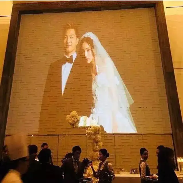 太阳婚礼竟比双宋CP还盛大!鲜花环绕，温馨甜蜜