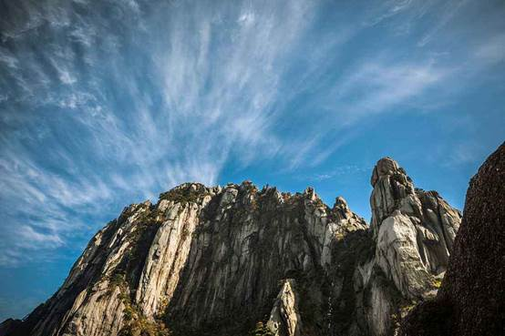黄山天都峰高险峻，带你走进自然风光