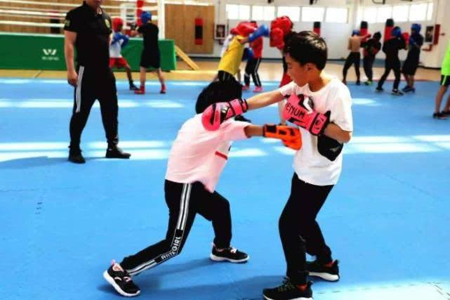 贵州拳击女童小汤圆：跟着父亲学拳击，梦想成为世界冠军