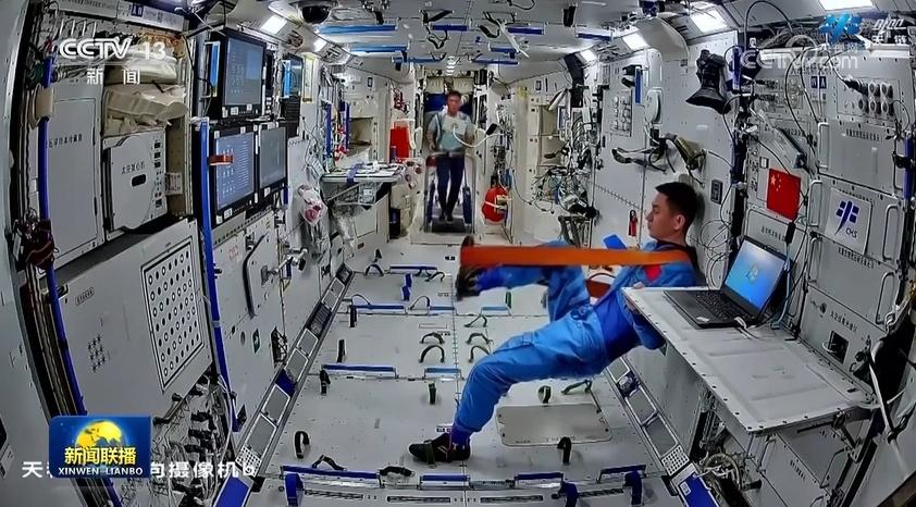 神舟十八号航天员乘组在轨一个月 各项空间科学实（试）验稳步推进