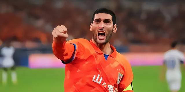 中国足球IP珍宝：国安之稀哲，申花之蒋圣龙，山东夺冠领跑