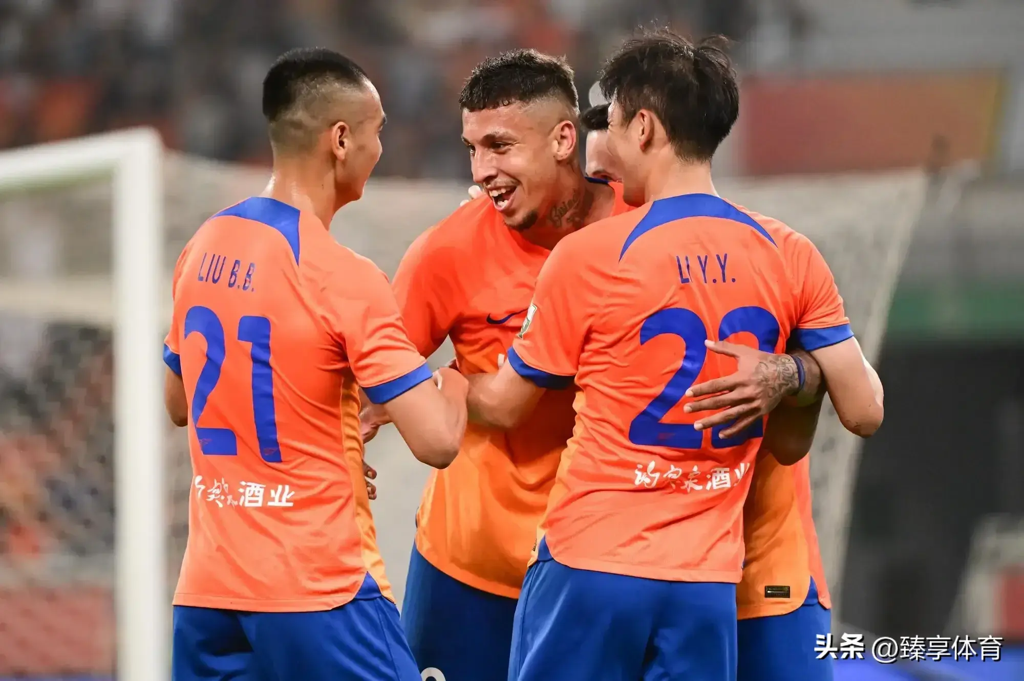 14轮中超积分榜：申花领跑，海港、蓉城连胜紧追不舍，深圳垫底